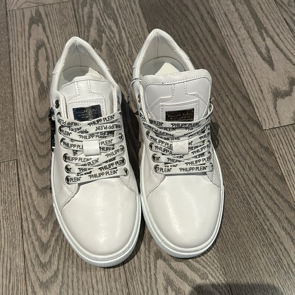 Beautiful sneakers by fashion inspired 💕 - Picture 4 of 12